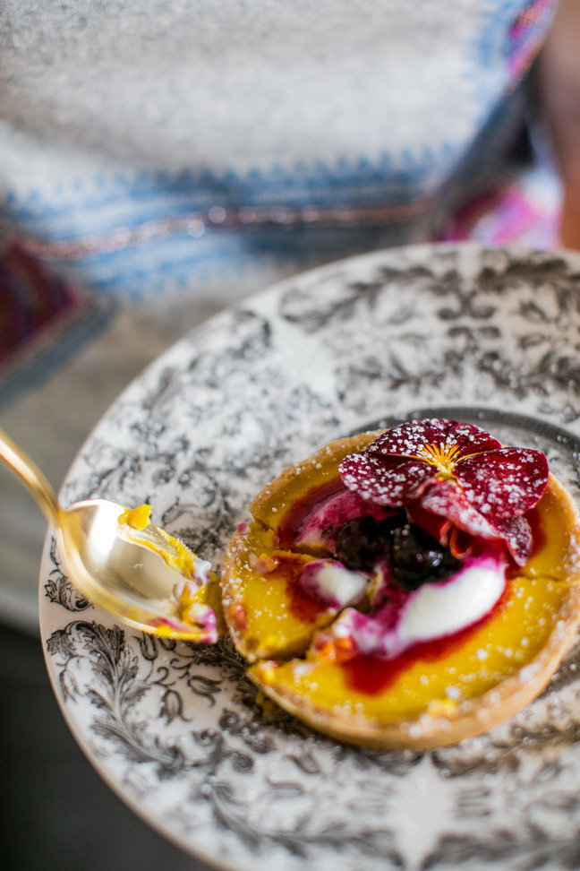 Lemon tartlets with blueberry compote